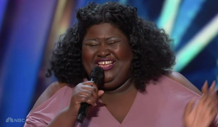Cuando una Mujer Negra de Talla Grande de un Pequeño Pueblo de Carolina del Sur Subió al Escenario de AGT, la Sala Quedó en Silencio… Pero No por una Buena Razón